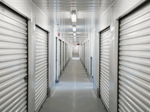 freecompress-self-storage-300x225.png